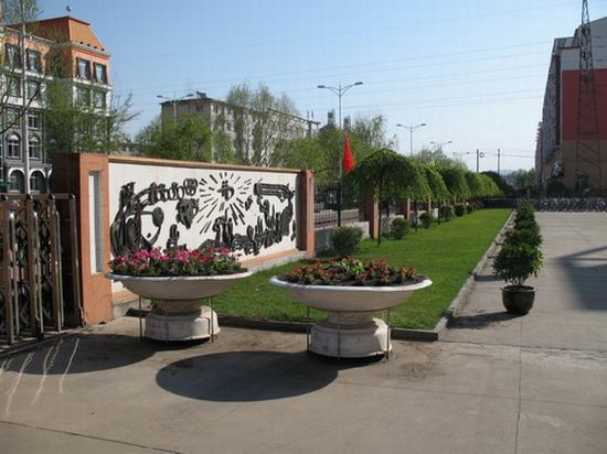 學校(xiào)綠(lǜ)化(huà)效果圖